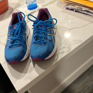 Beautiful asic gem shoes. Size 8-1/2. Pristine.